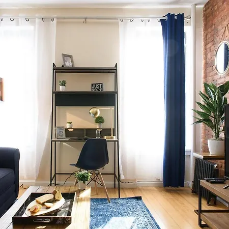 428-4R Prime Midtown Large 2 Bedroom Newly Furnished